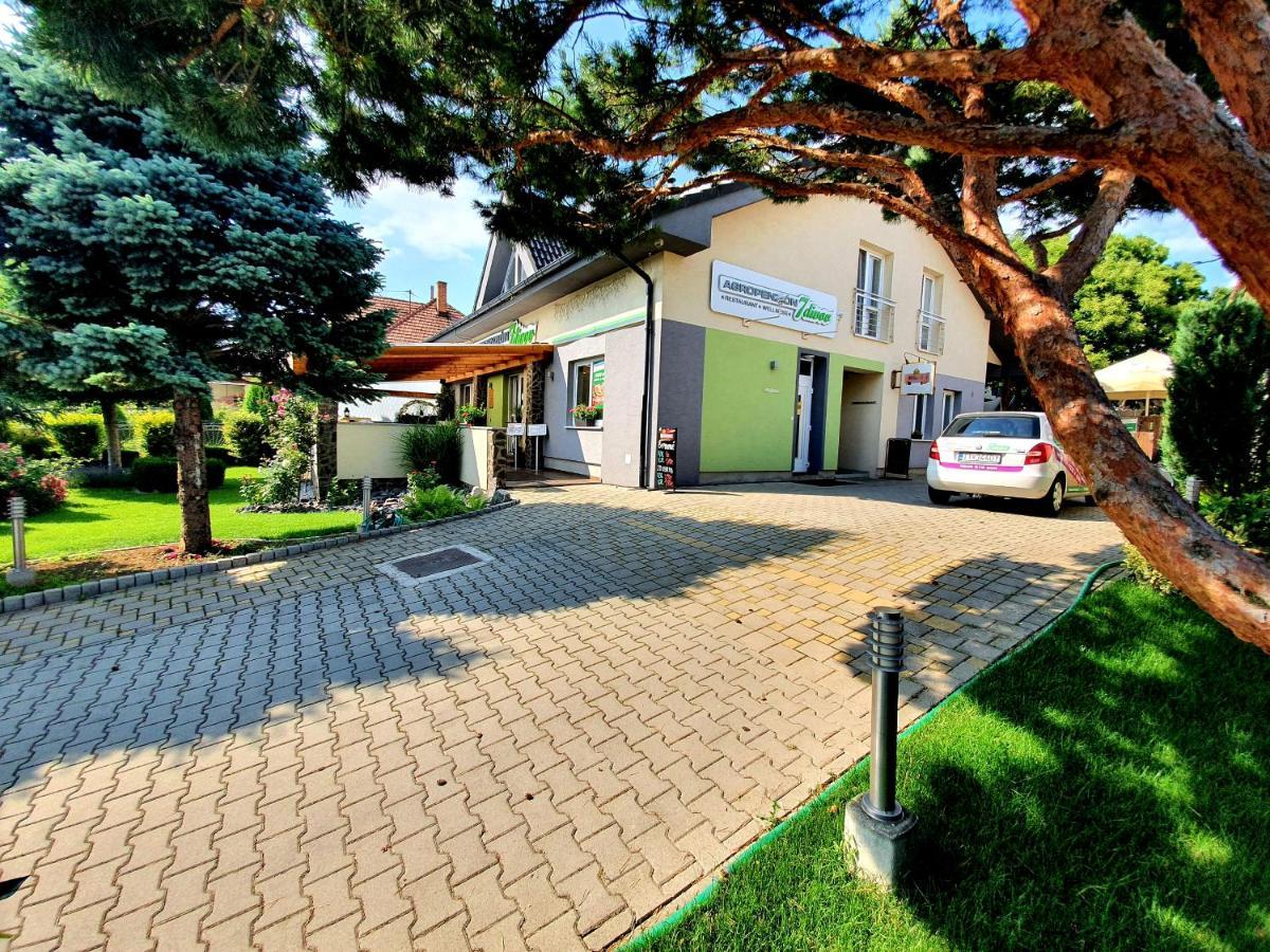 Agropenzion 7Divov Dolna Krupa Buitenkant foto