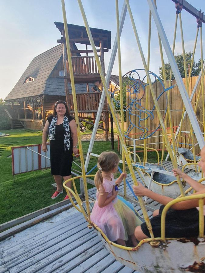 Agropenzion 7Divov Dolna Krupa Buitenkant foto