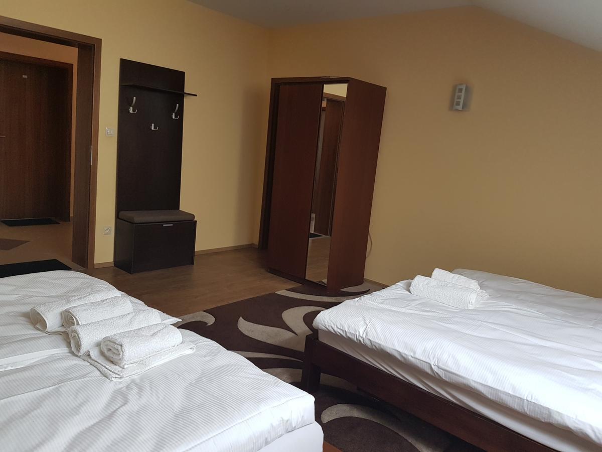 Agropenzion 7Divov Dolna Krupa Buitenkant foto