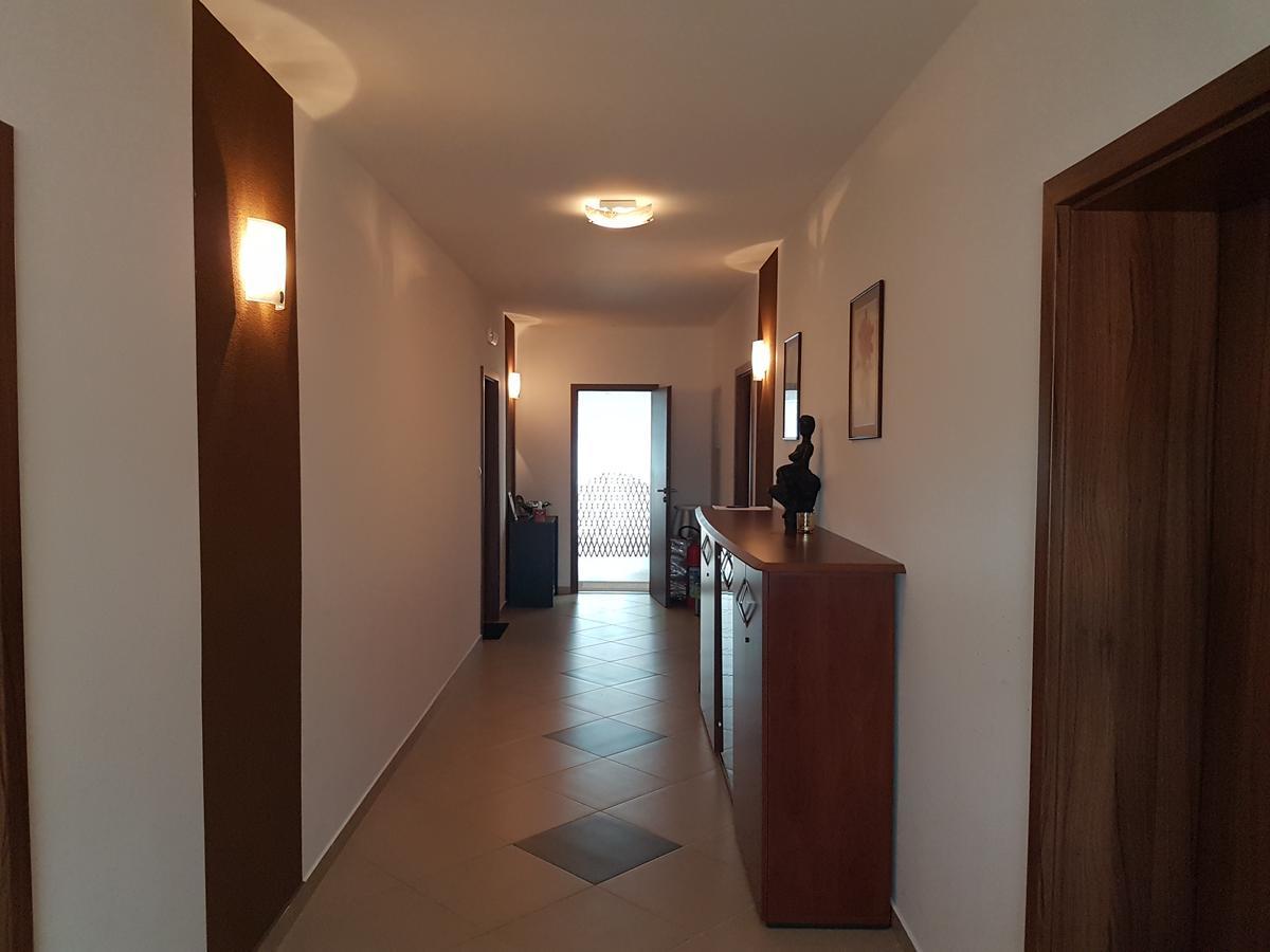 Agropenzion 7Divov Dolna Krupa Buitenkant foto