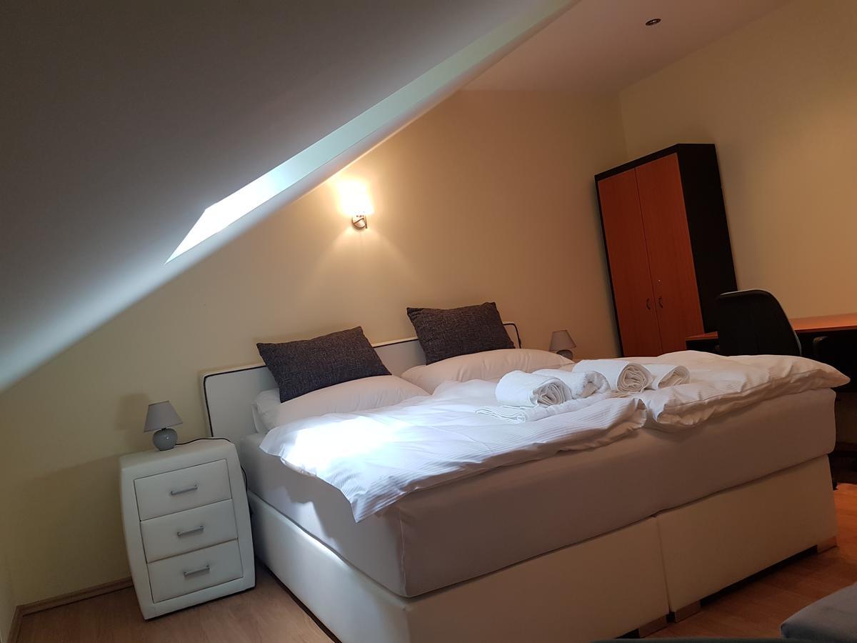 Agropenzion 7Divov Dolna Krupa Buitenkant foto