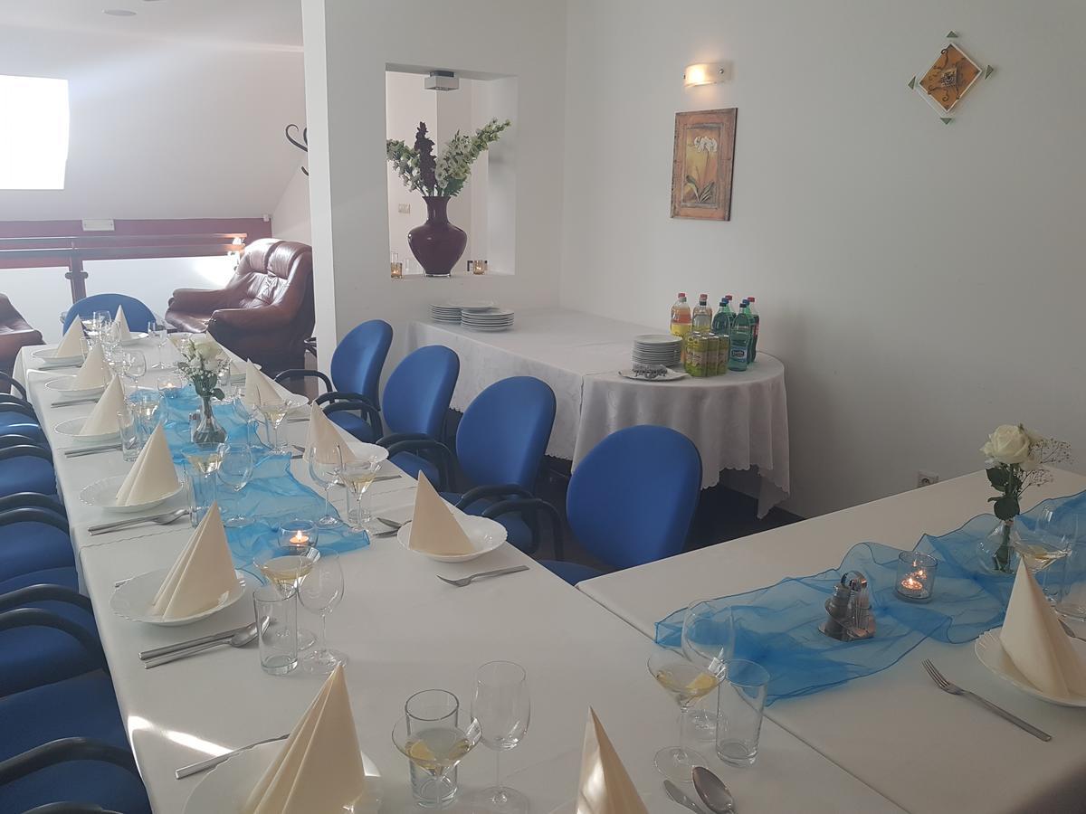 Agropenzion 7Divov Dolna Krupa Buitenkant foto