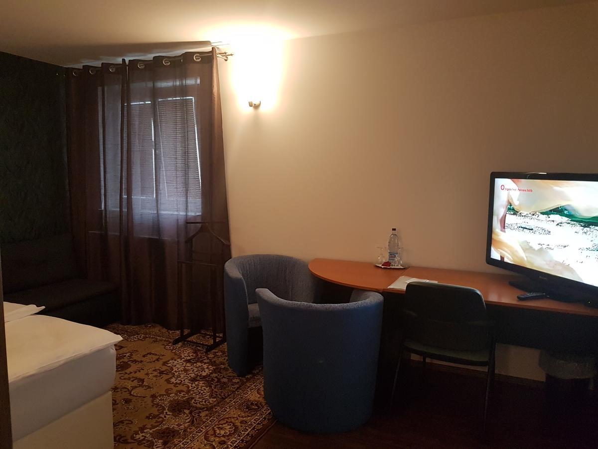 Agropenzion 7Divov Dolna Krupa Buitenkant foto